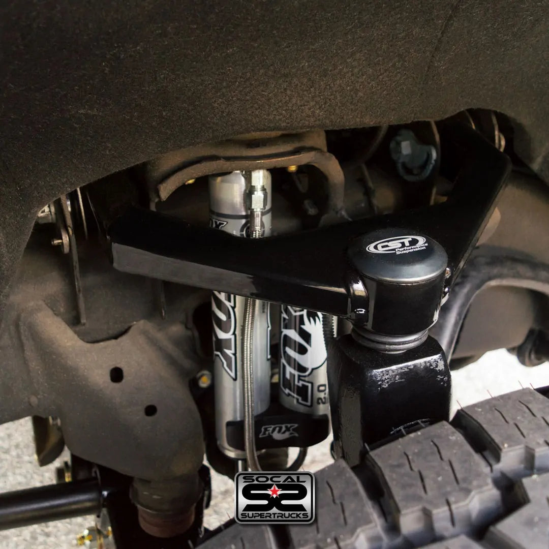 CST FOX 2.0 w/ Reservoirs for 2020+ GM 2500/3500 with 4-6″ LIFT Front View