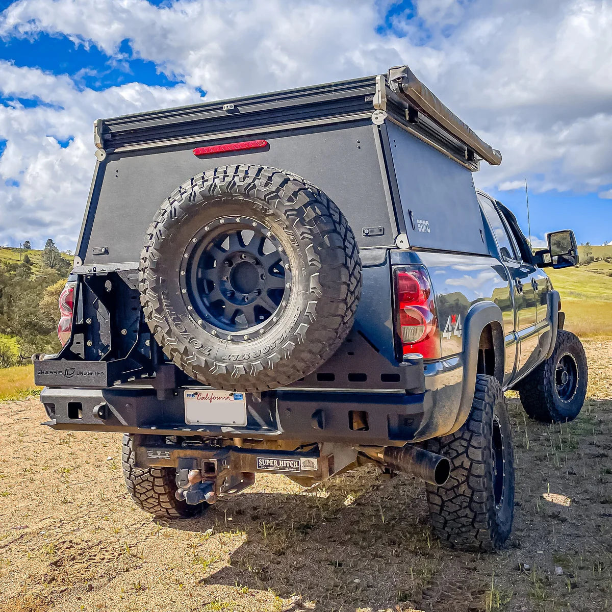 1999-2007 CHEVY/GMC 1500/2500/3500 OCTANE DUAL SWING OUT REAR BUMPER Front View