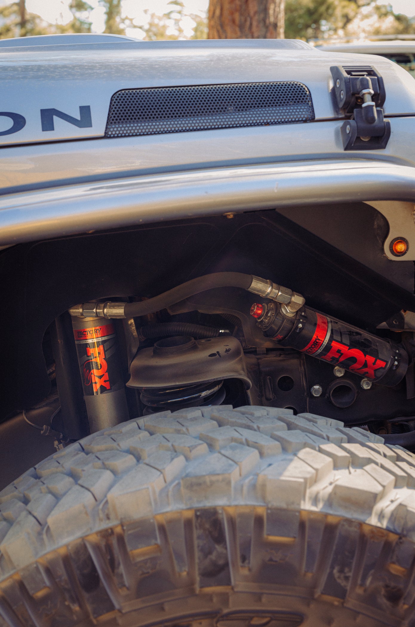 '07-18 Jeep JK FACTORY RACE 2.5 INTERNAL BYPASS RESERVOIR SHOCK (PAIR) - ADJUSTABLE - FRONT SHOCKS Display on Vehicle