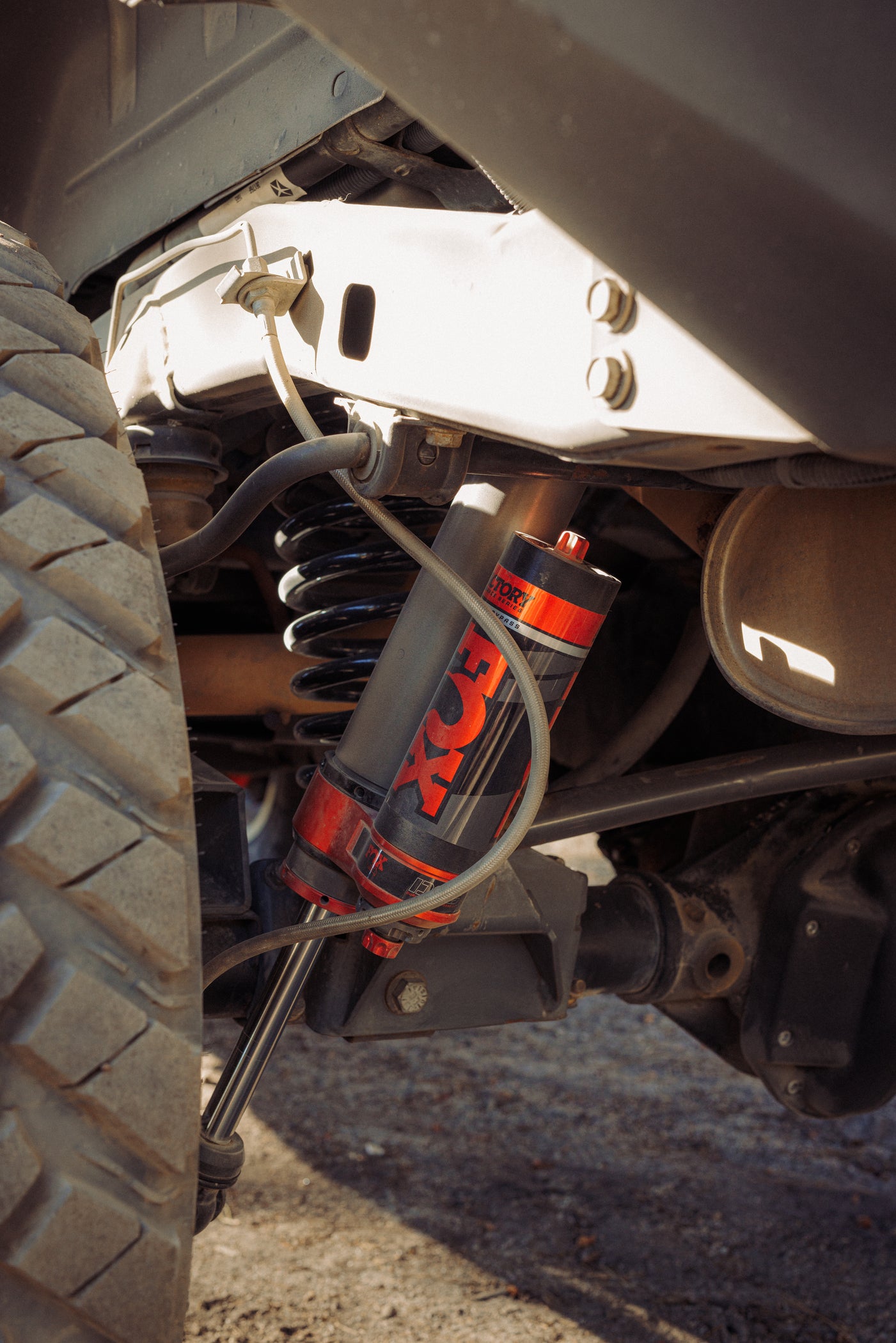 '07-18 Jeep JK FACTORY RACE 2.5 INTERNAL BYPASS RESERVOIR SHOCK (PAIR) - ADJUSTABLE - REAR SHOCKS Display on Vehicle