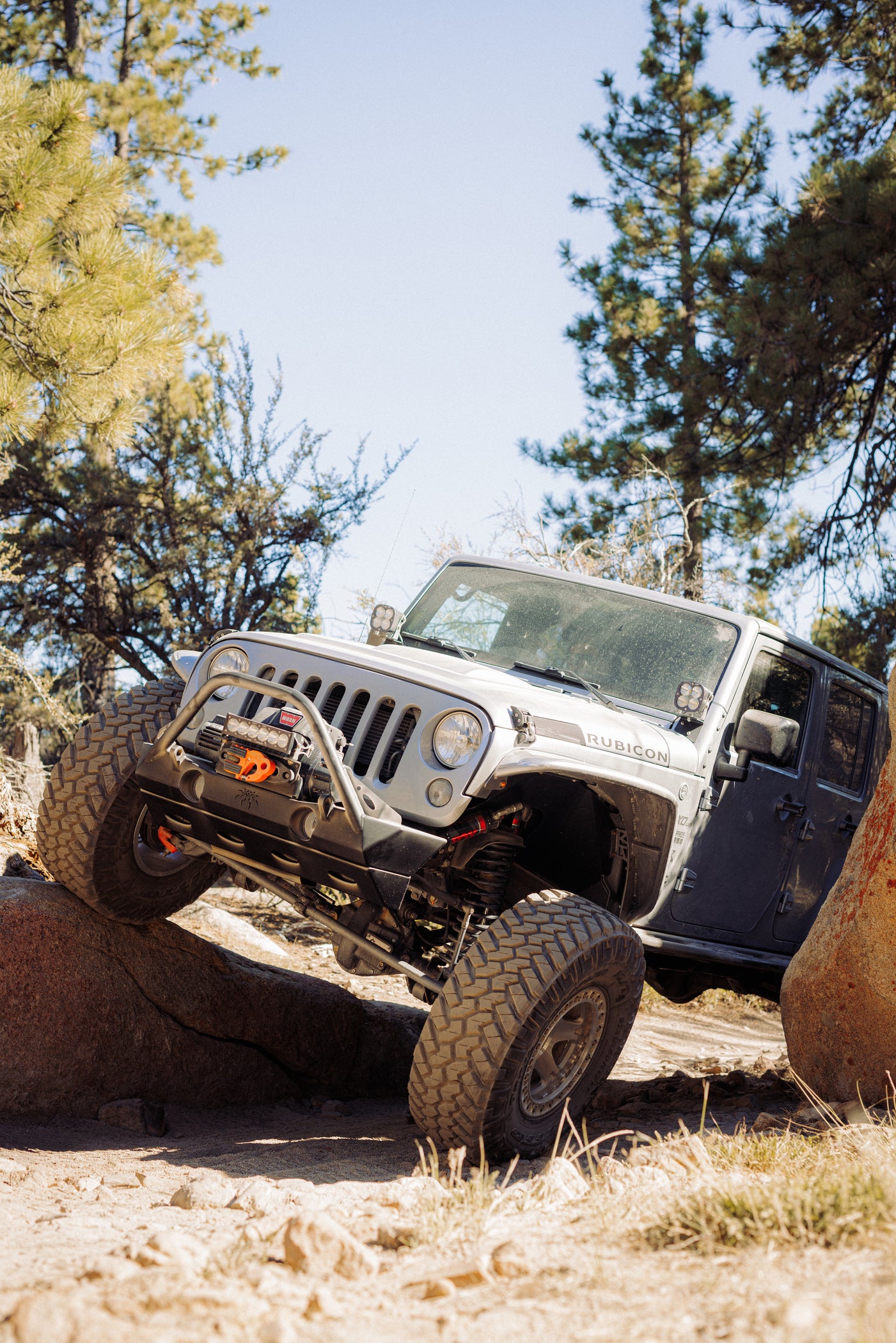 '07-18 Jeep JK FACTORY RACE 2.5 INTERNAL BYPASS RESERVOIR SHOCK (PAIR) - ADJUSTABLE - FRONT SHOCKS Display on Vehicle