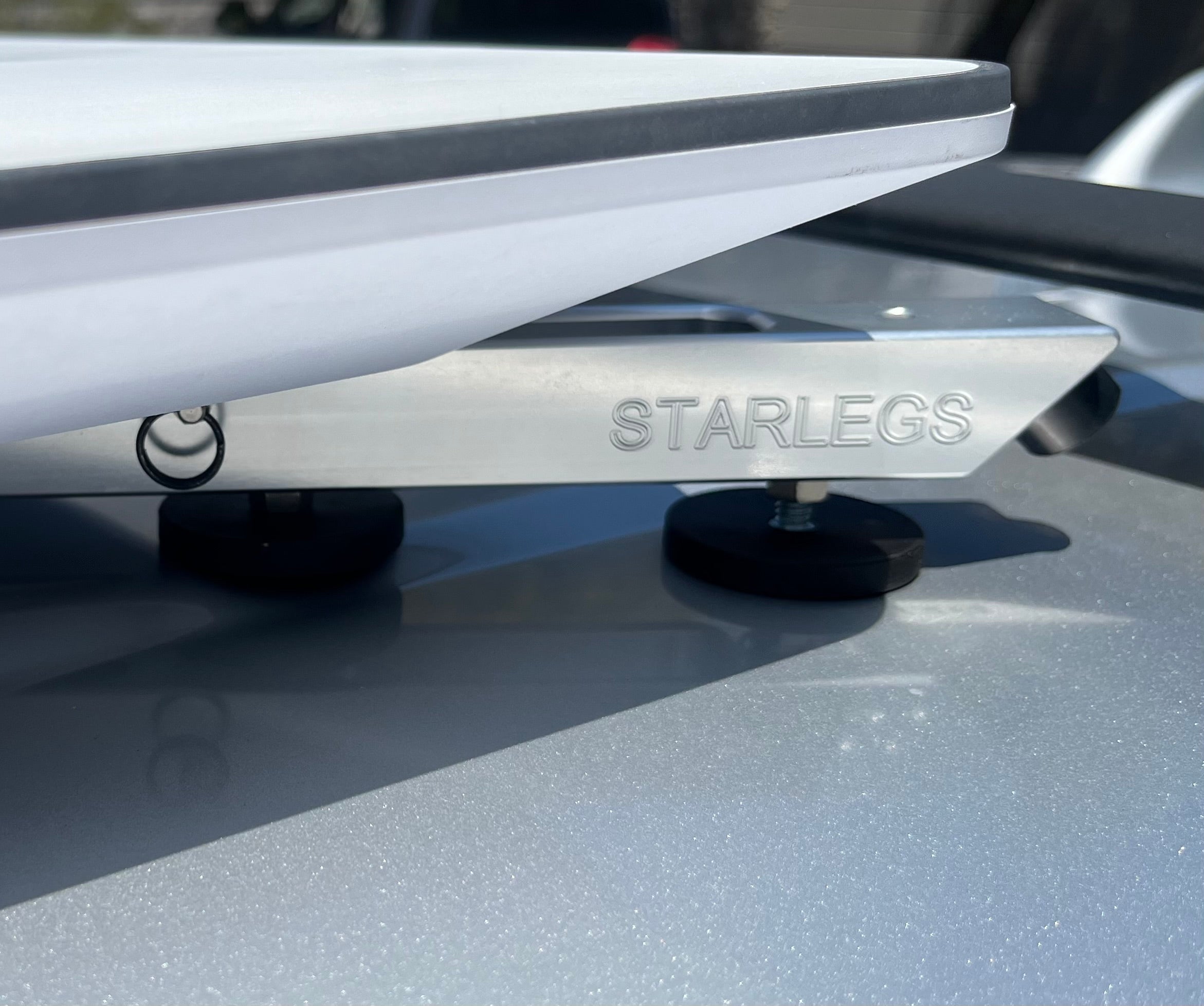 Vehicle Roof Mount Starlink Flat High Performance Dish – MAGNETIC STARLEGS