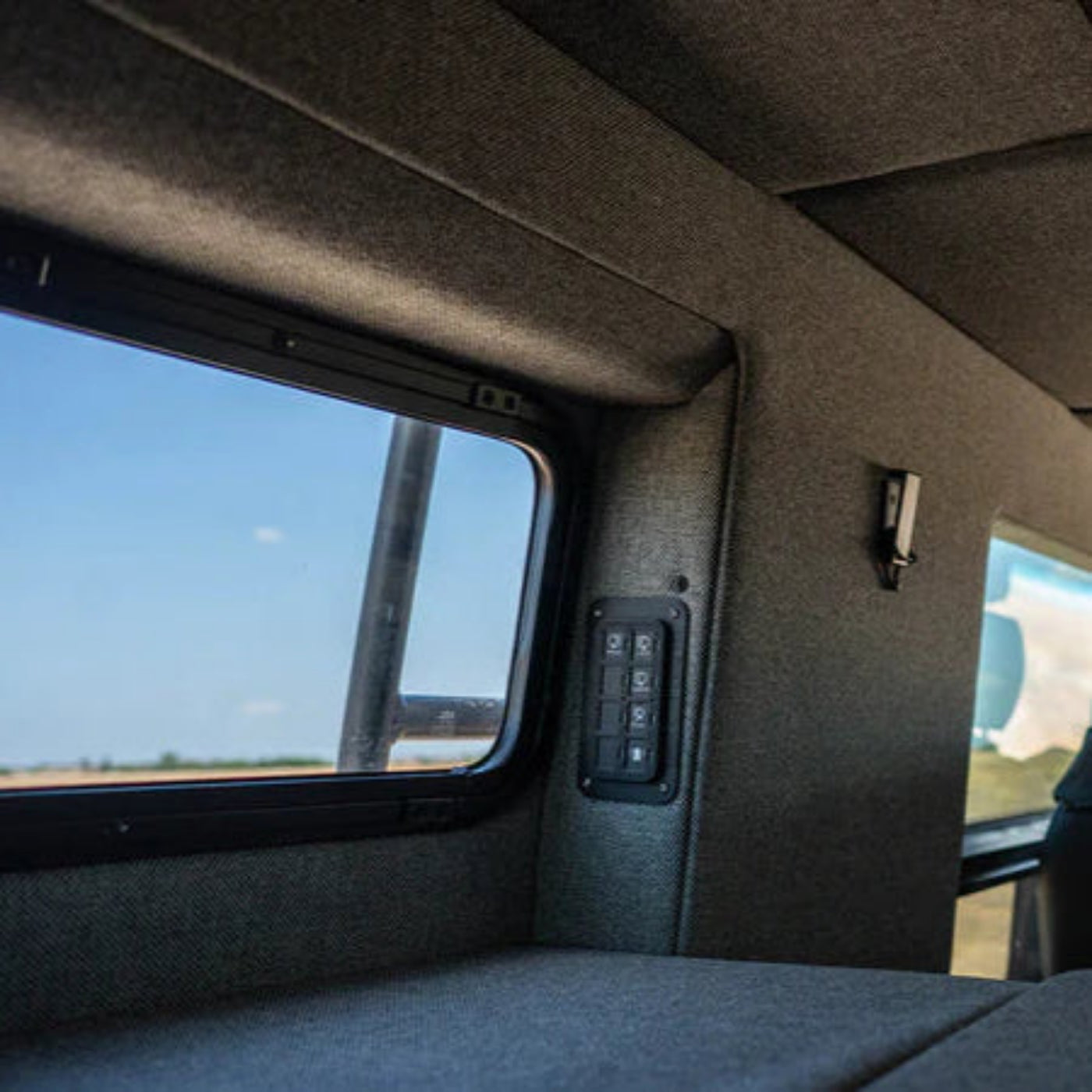 '16-23 Toyota Tacoma SDHQ Built Complete Overhead SP-9100 Mounting Kit keypad mount installed