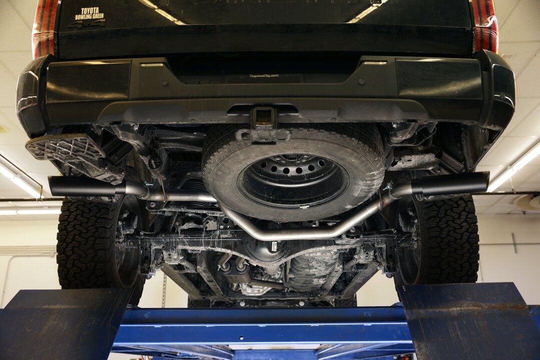Flowmaster Outlaw Extreme Cat-back Exhaust System Display on Vehicle