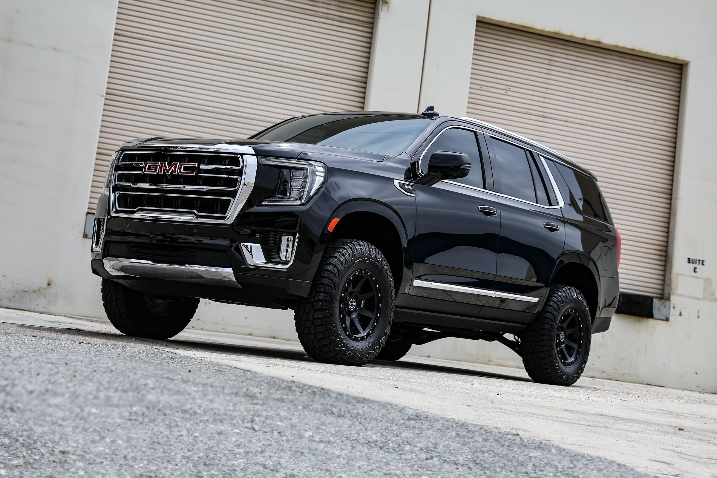 '21-24 Tahoe/Suburban, & Yukon/Yukon XL 2.5"-3.25" Stage 3 Lift w/Tubular UCA