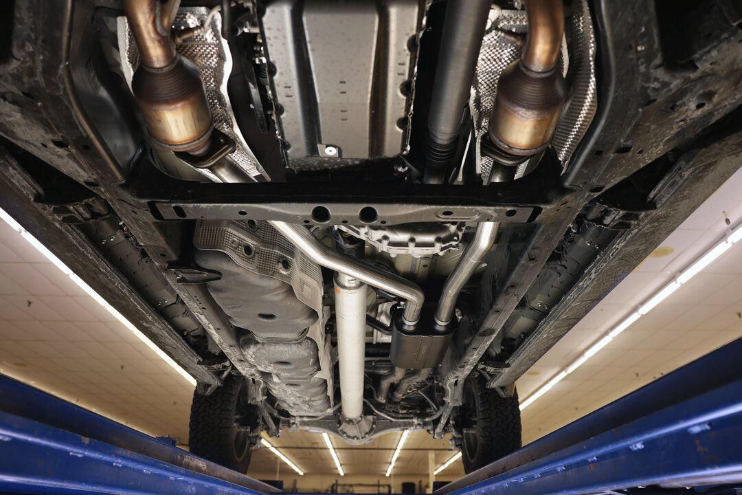 Flowmaster Outlaw Extreme Cat-back Exhaust System Close-up Display on Vehicle