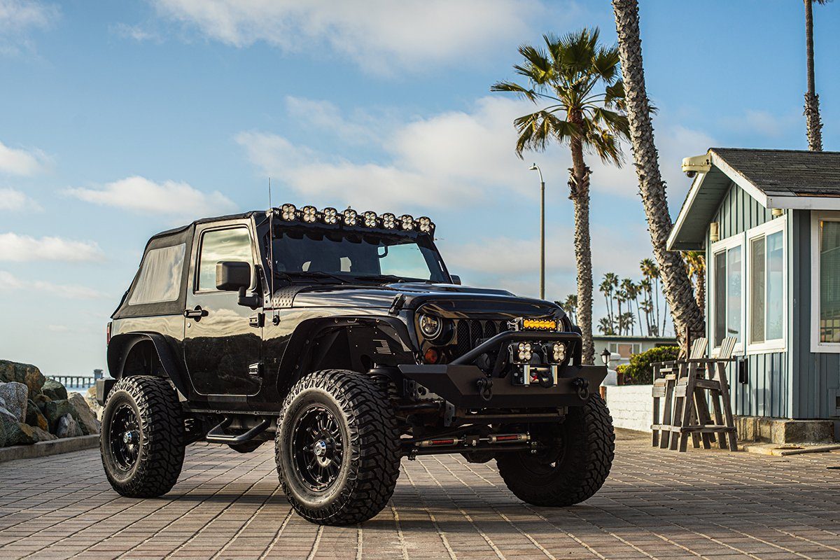 '07-16 Jeep JK XL Linkable Roof Bar Kit Lighting Baja Designs display on Vehicle