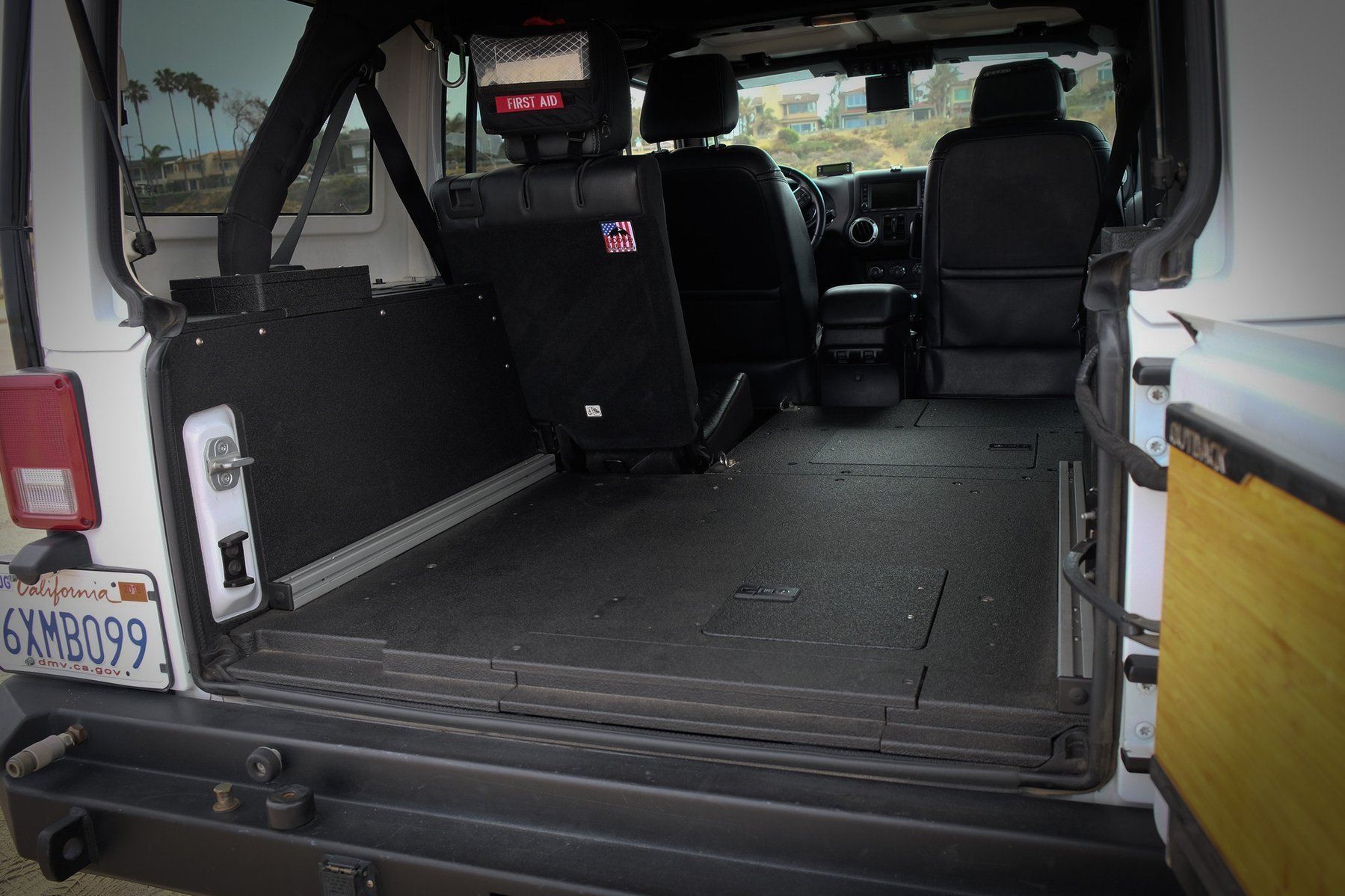 '07-18 Jeep JKU Sleeping Platform Interior Accessoires Goose Gear  display
