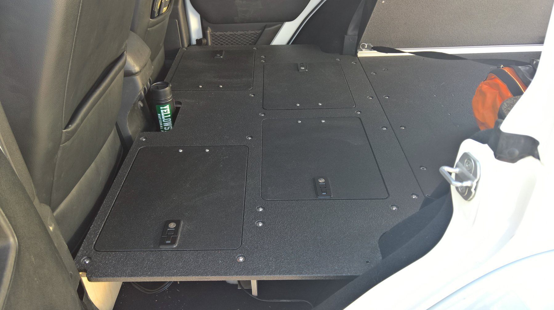 '07-18 Jeep JKU Sleeping Platform Display in Vehicle