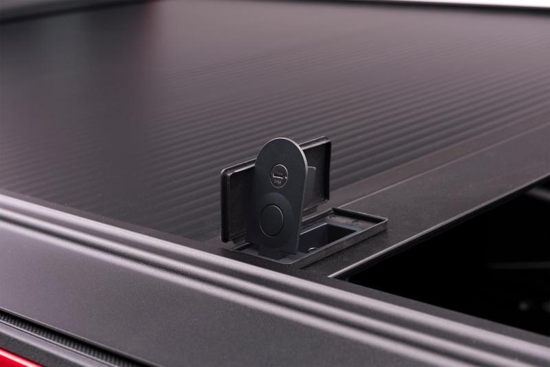 '07-21 Toyota Tundra RetraxONE MX Series Bed Cover Retrax close-up