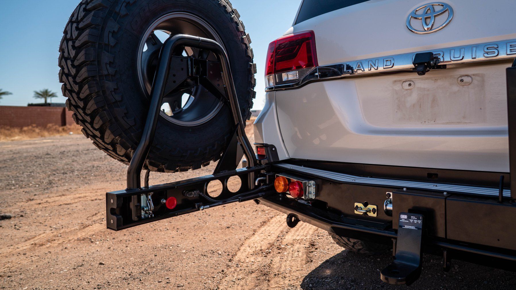 '08-21 Toyota Land Cruiser 200 Series Modular Rear Bumper ARB close-up on Vehicle