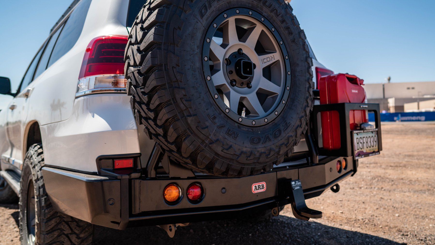 '08-21 Toyota Land Cruiser 200 Series Modular Rear Bumper ARB close-up view on Vehicle