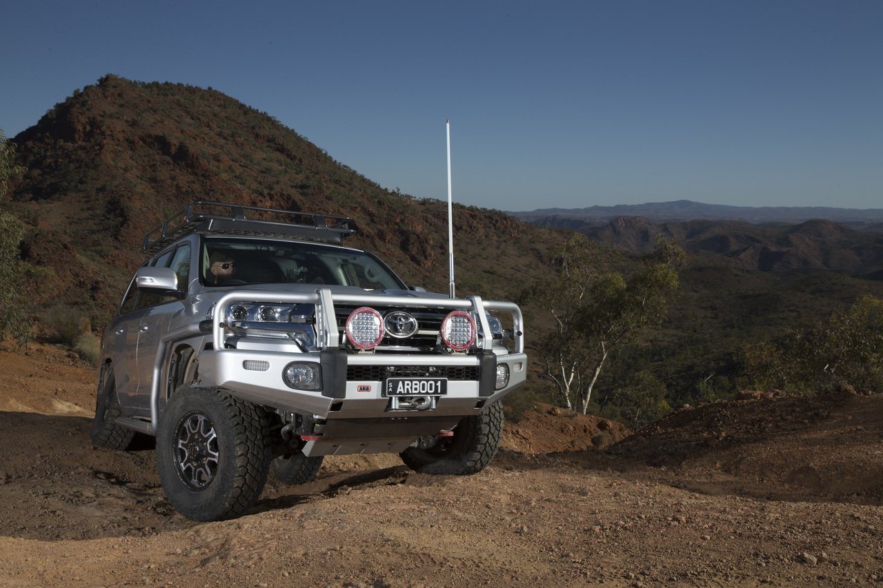 '08-21 Toyota Land Cruiser 200 Series ARB Recovery Point Bumper ARB display on Vehicle
