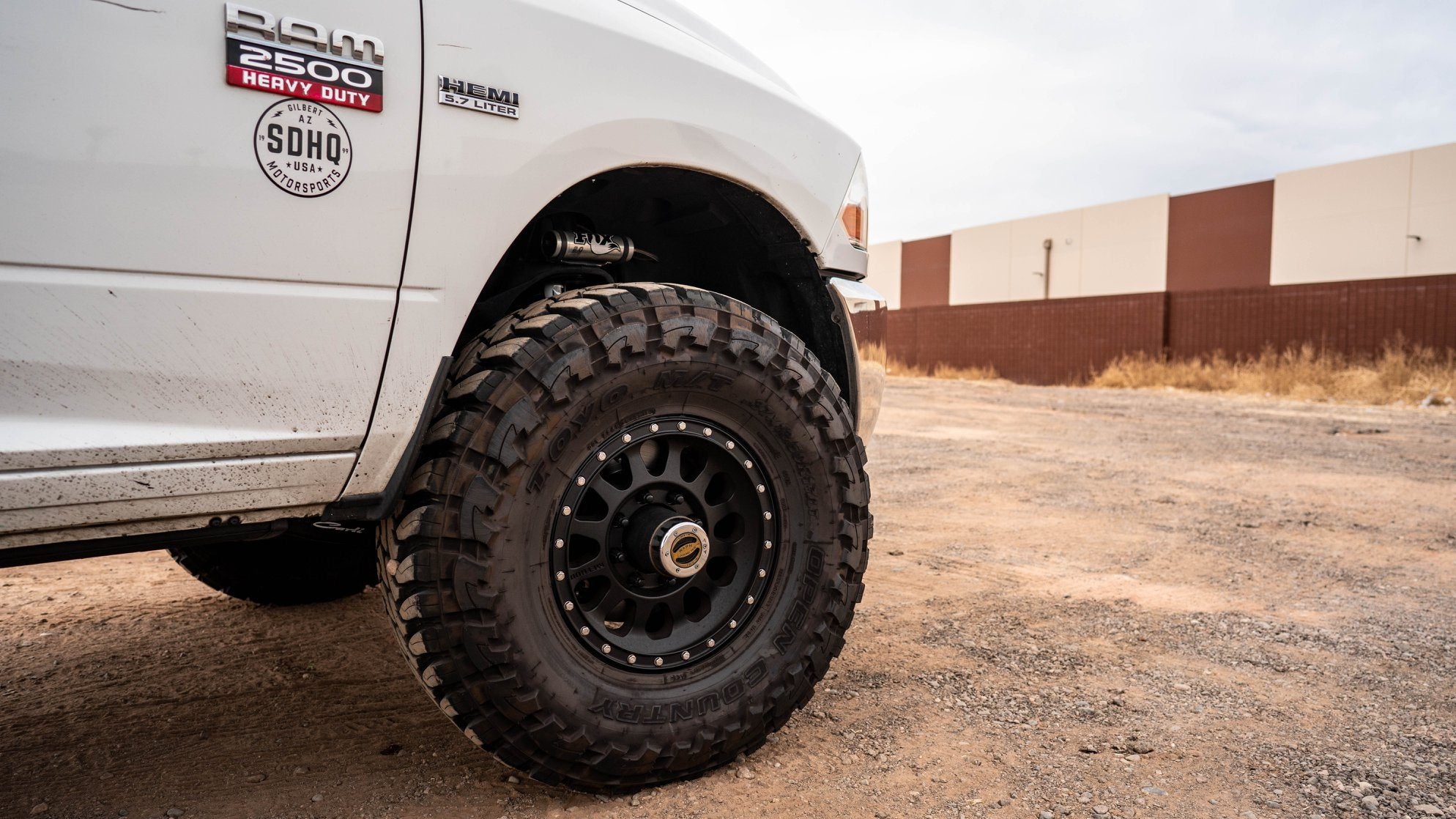 '14-18 Ram 2500 Carli 2.0 Backcountry System-3" Lift Display on Vehicle