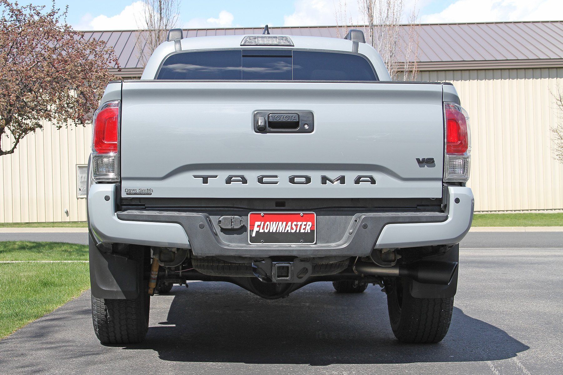 '16-23 Toyota Tacoma Flowmaster FlowFX Cat-Back Exhaust System Display on Vehicle