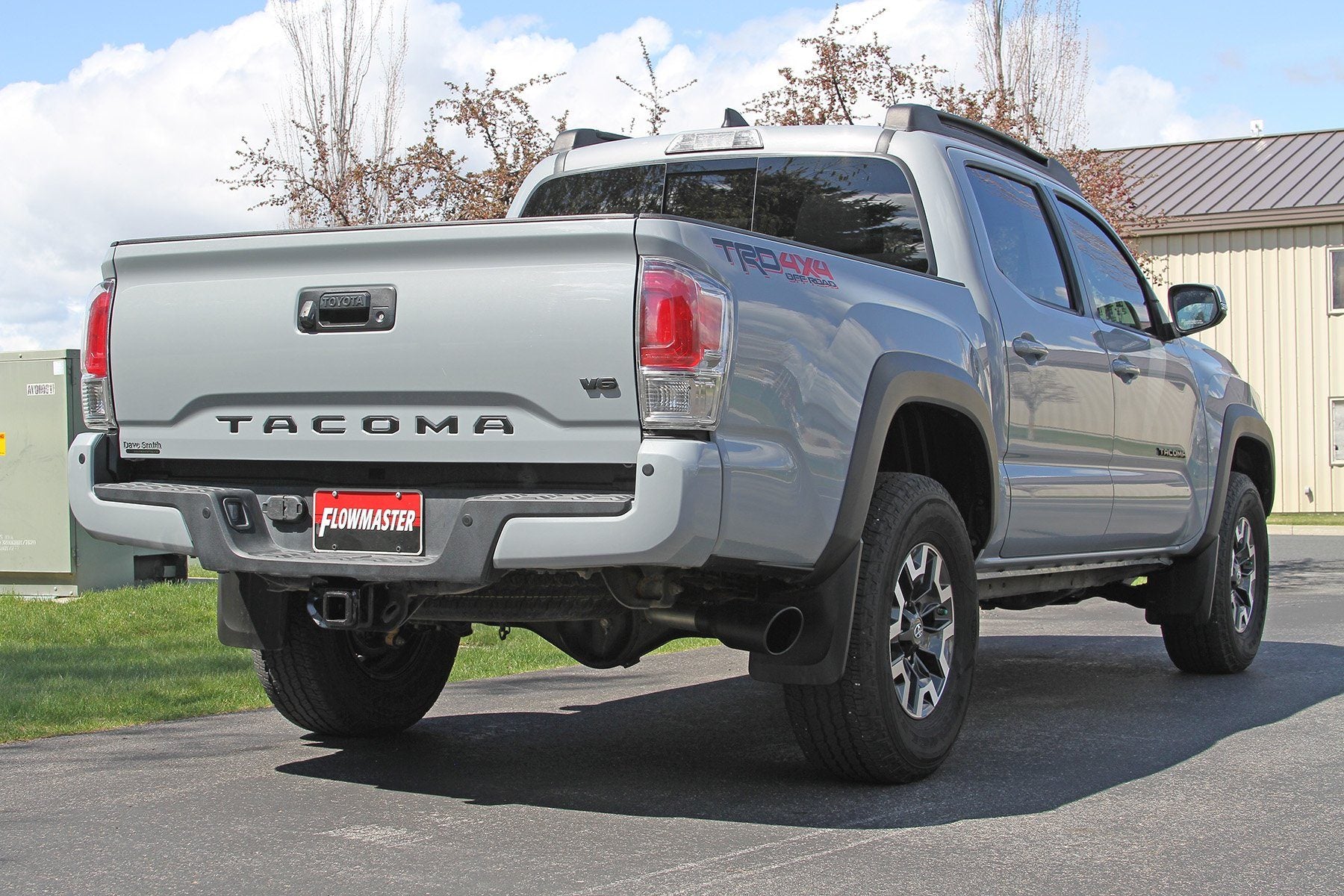 '16-23 Toyota Tacoma Flowmaster FlowFX Cat-Back Exhaust System Display on Vehicle