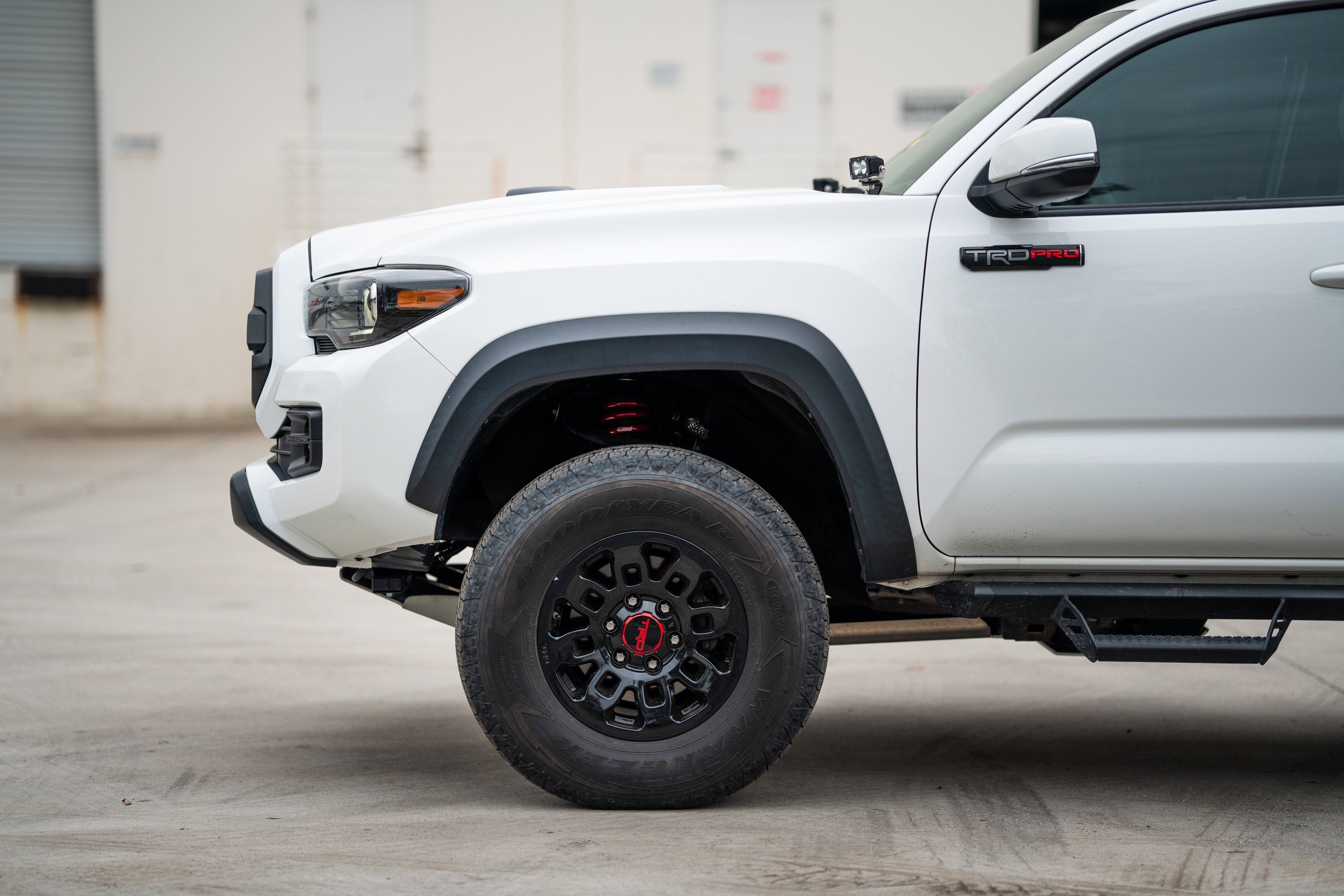 '17-19 Toyota Tacoma TRD Pro Eibach PRO-LIFT-KIT Display on vehicle