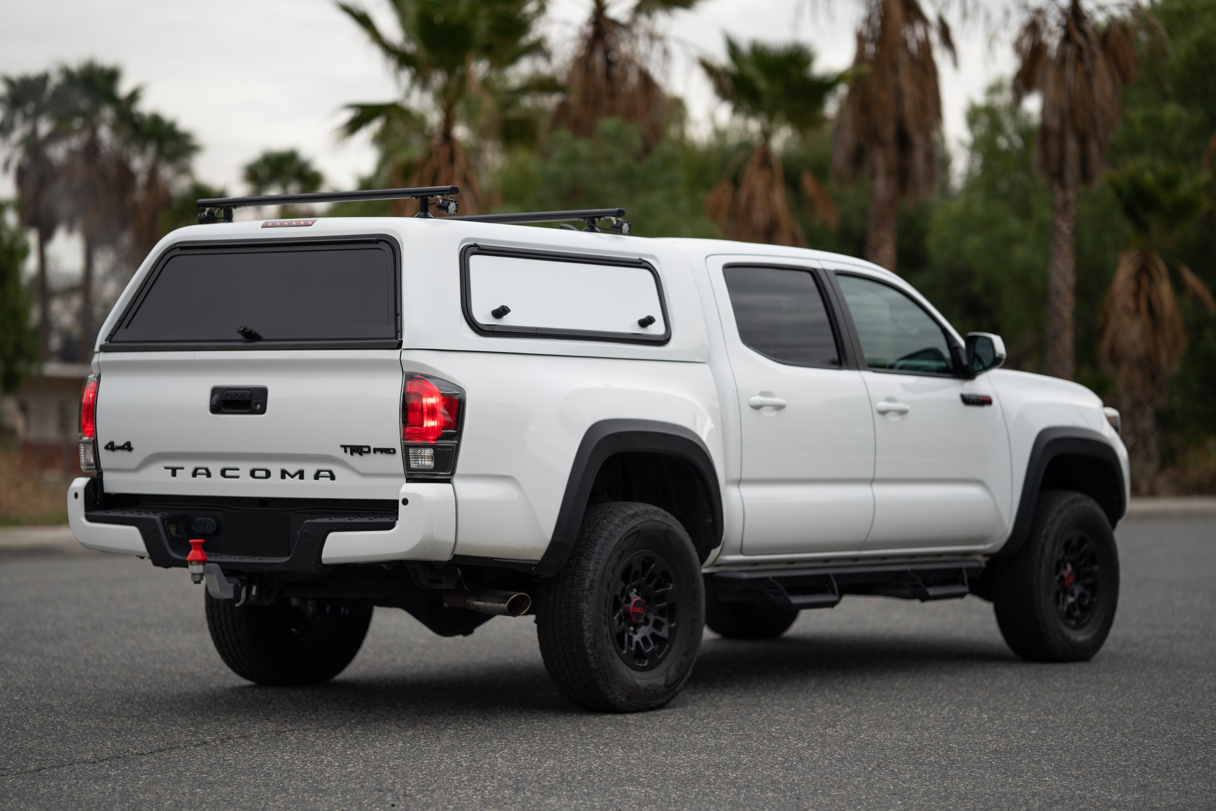 '17-19 Toyota Tacoma TRD Pro Eibach PRO-LIFT-KIT Display on Vehicle