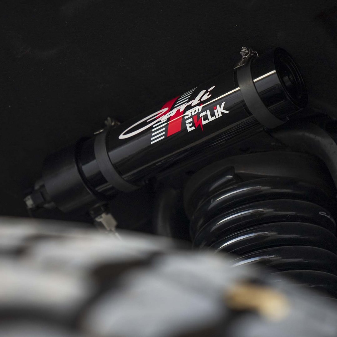 '17-24  Ford F250/350 Carli E-Venture Suspension System-4.5" Lift Close-up Display