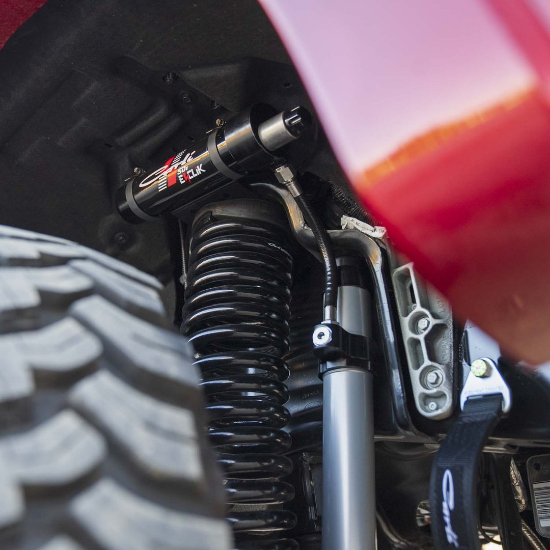 '17-24  Ford F250/350 Carli E-Venture Suspension System-4.5" Lift Close-up Display on vehicle