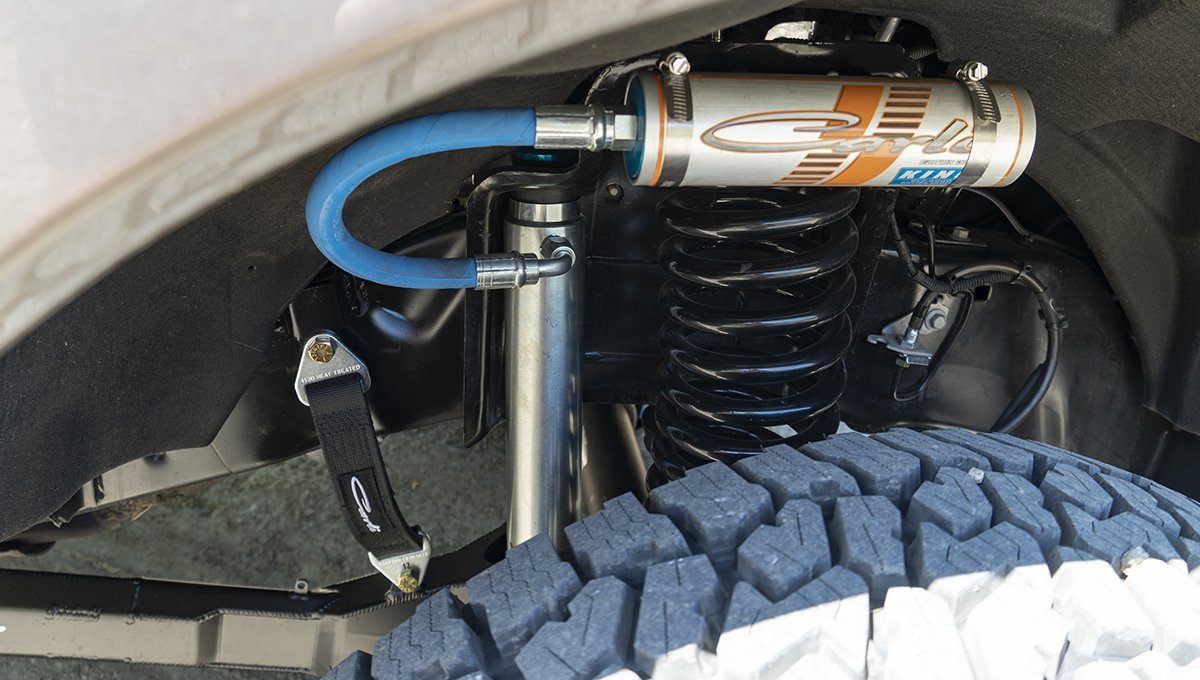 '17-22 Ford F250/350 6.2/7.3L Gas Carli Suspension 2.5 Pintop System Close-up Display on Vehicle