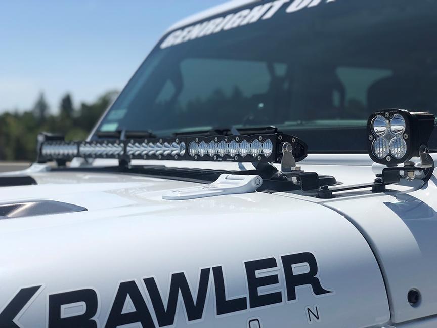 '18-22  Jeep JL Squadron Series & 40" S8 Cowl Mounting Kit Lighting Baja Designs Close-up display on Vehicle