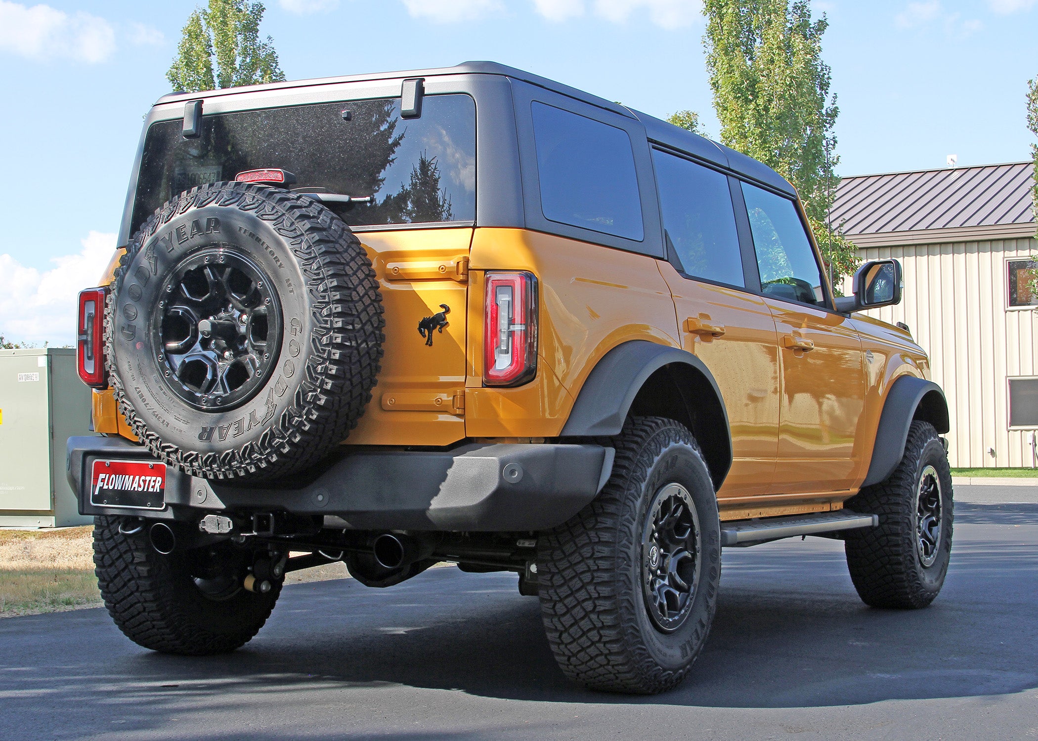 '21-23 Ford Bronco Flowmaster FlowFx Axle-Back Dual Exit Exhaust System Display on Vehicle