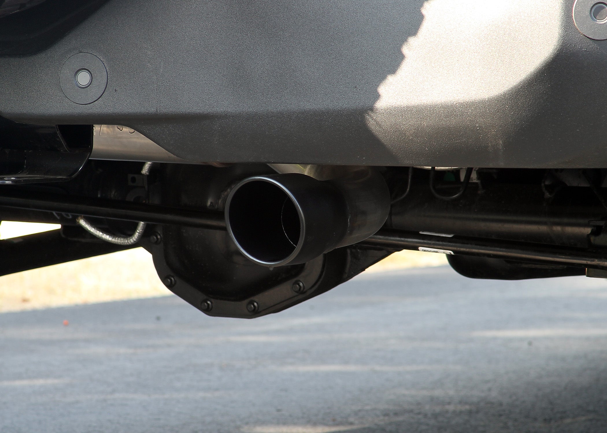 '21-23 Ford Bronco Flowmaster FlowFx Axle-Back Dual Exit Exhaust System Display on Vehicle