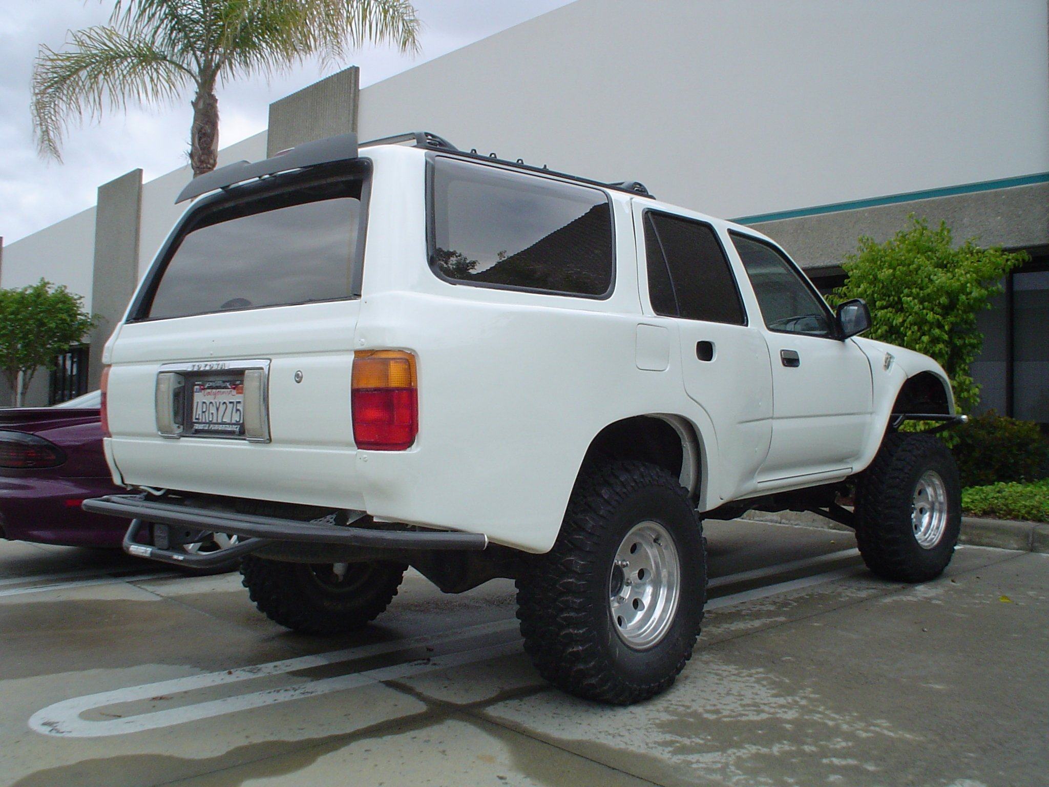 '89-95 Toyota 4Runner Bedsides Display on Vehicle