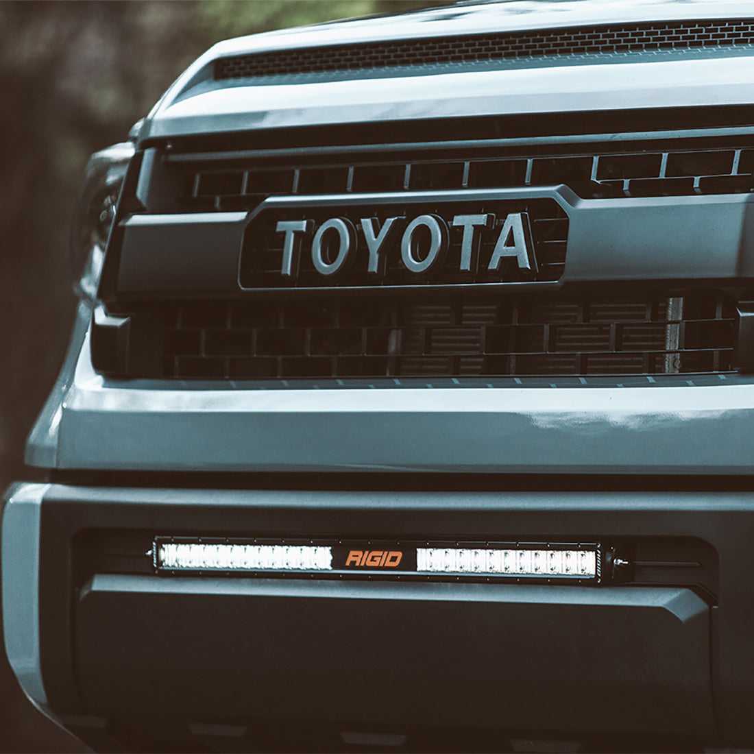 RIGID SR-Series 30" Dual Function SAE Auxilary High Beam Driving Lights w/ Amber Backlight display