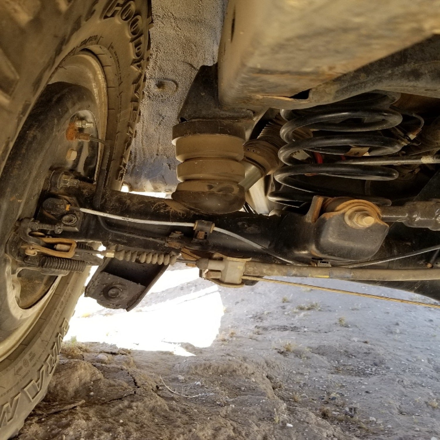'96-02 Toyota 4Runner DuroBumps 5.25" Rear Bump Stops - DBR525 Close-up Display on vehicle