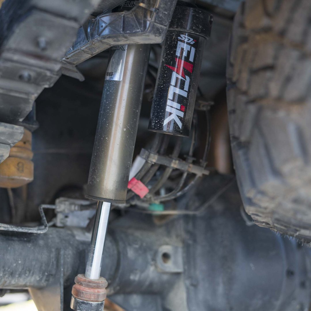 '17-22 Ford F250/350 Carli E-Venture Suspension System-2.5" Lift Close-up Display on Vehicle
