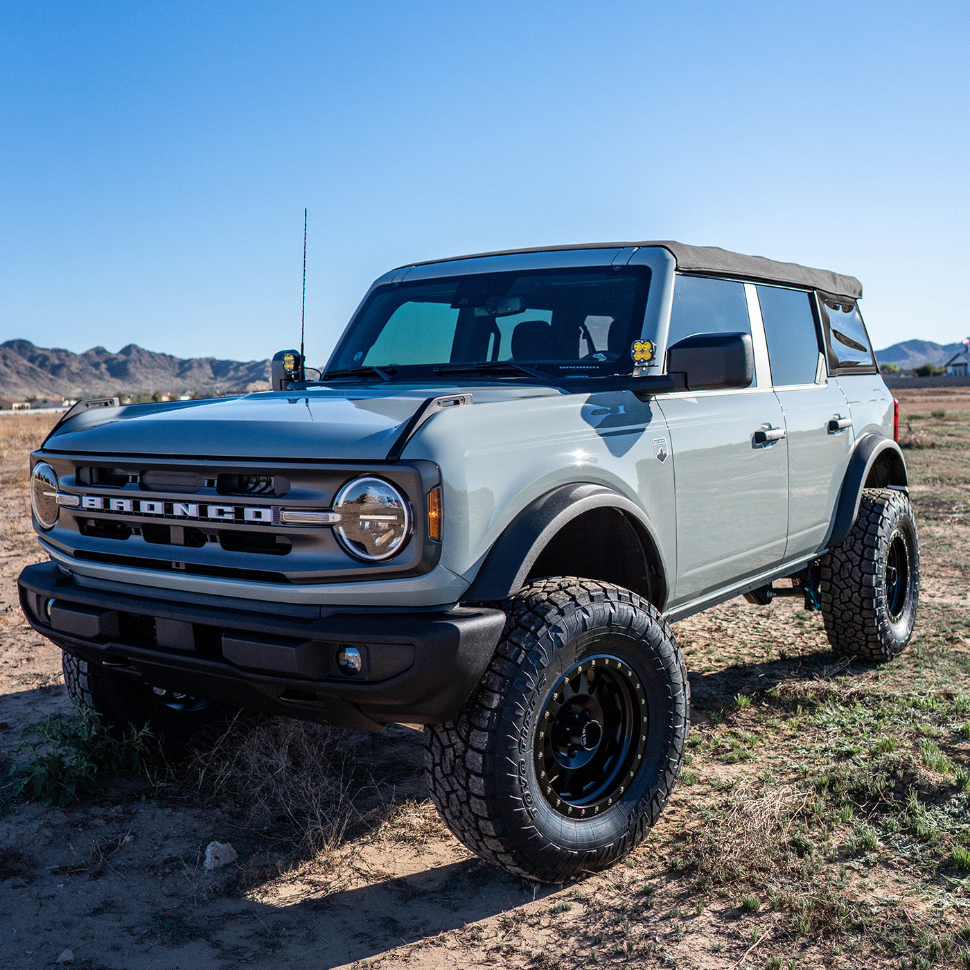 Robert's SDHQ Built Ford Bronco