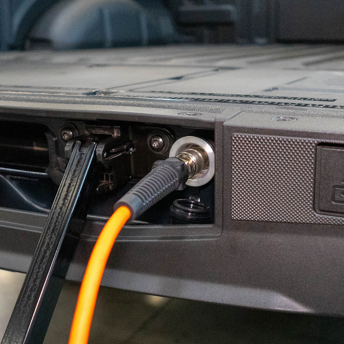 2017+ Ford Super Duty SDHQ Built Tailgate Mounted Air Chuck Kit