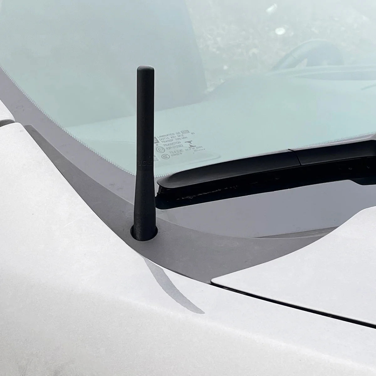 Perfect-Fit Stubby Antenna | Chevrolet Silverado 1500 (2019+), GMC Sierra 1500 (2019+)