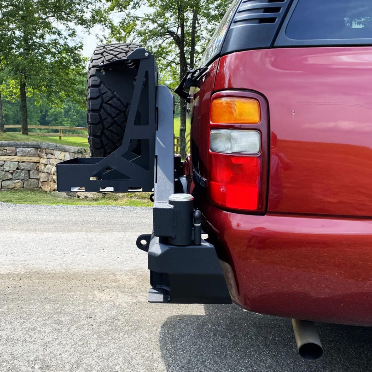 2000-2006 CHEVY/GM SUV OCTANE DUAL SWING OUT REAR BUMPER Front View