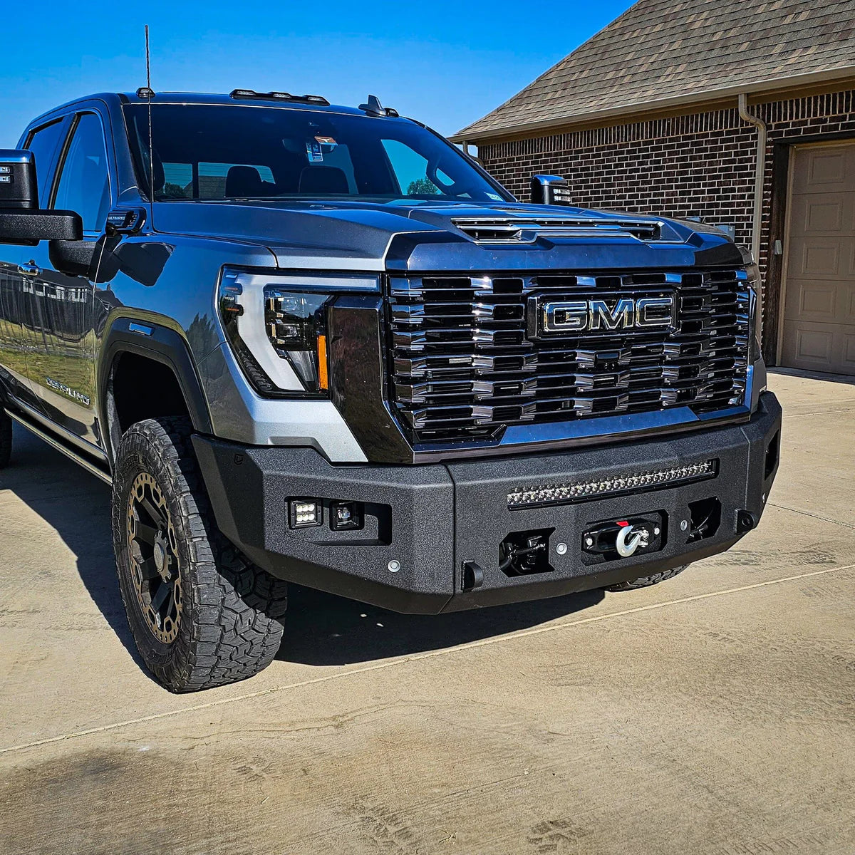 2024+ GMC SIERRA 2500/3500 ATTITUDE FRONT WINCH BUMPER Front View