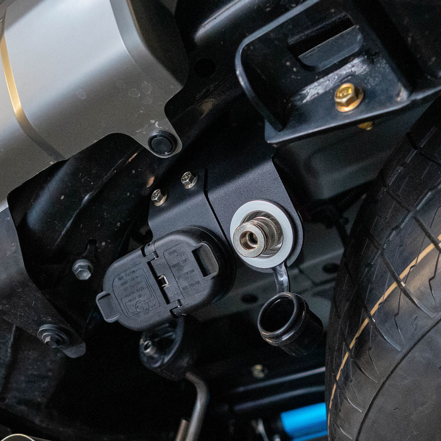 SDHQ Built 2025+ 4Runner Air Chuck and Switch Mount Kit