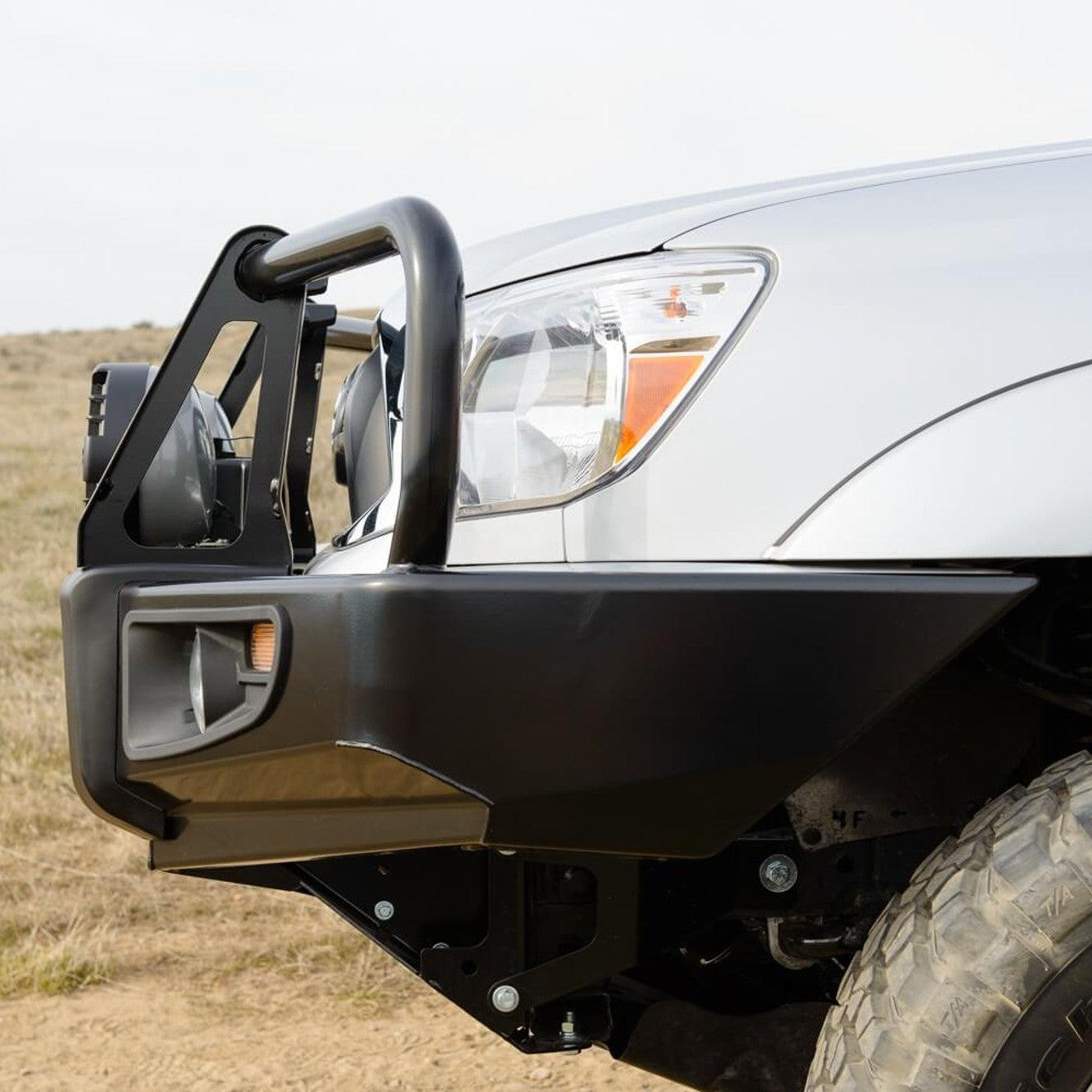12-15 Toyota Tacoma Deluxe Bumper Display on Vehicle (Side View)