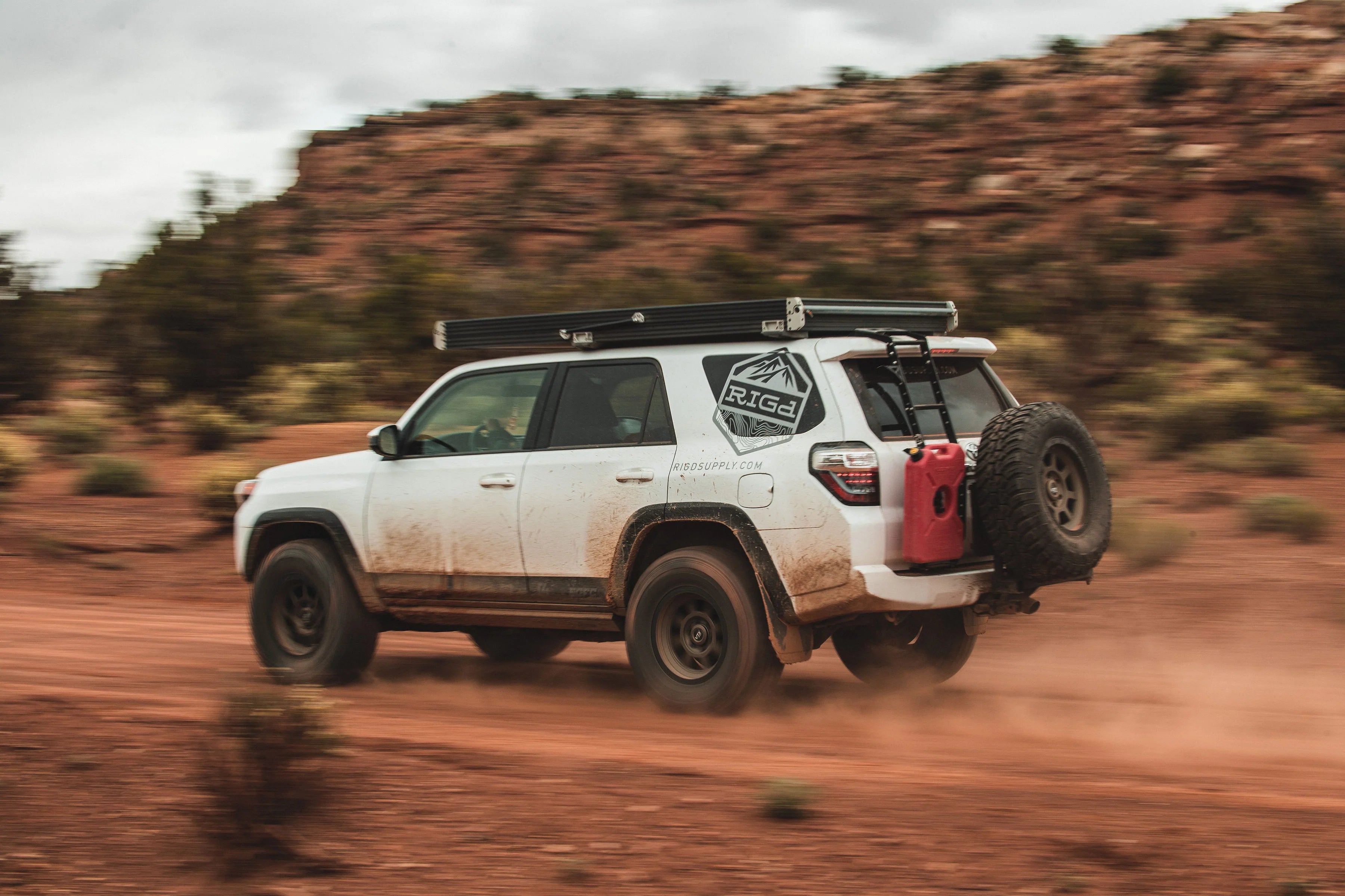 UltraSwing Short-Fit Spare Tire Hitch Mount | RiGd Supply Front View