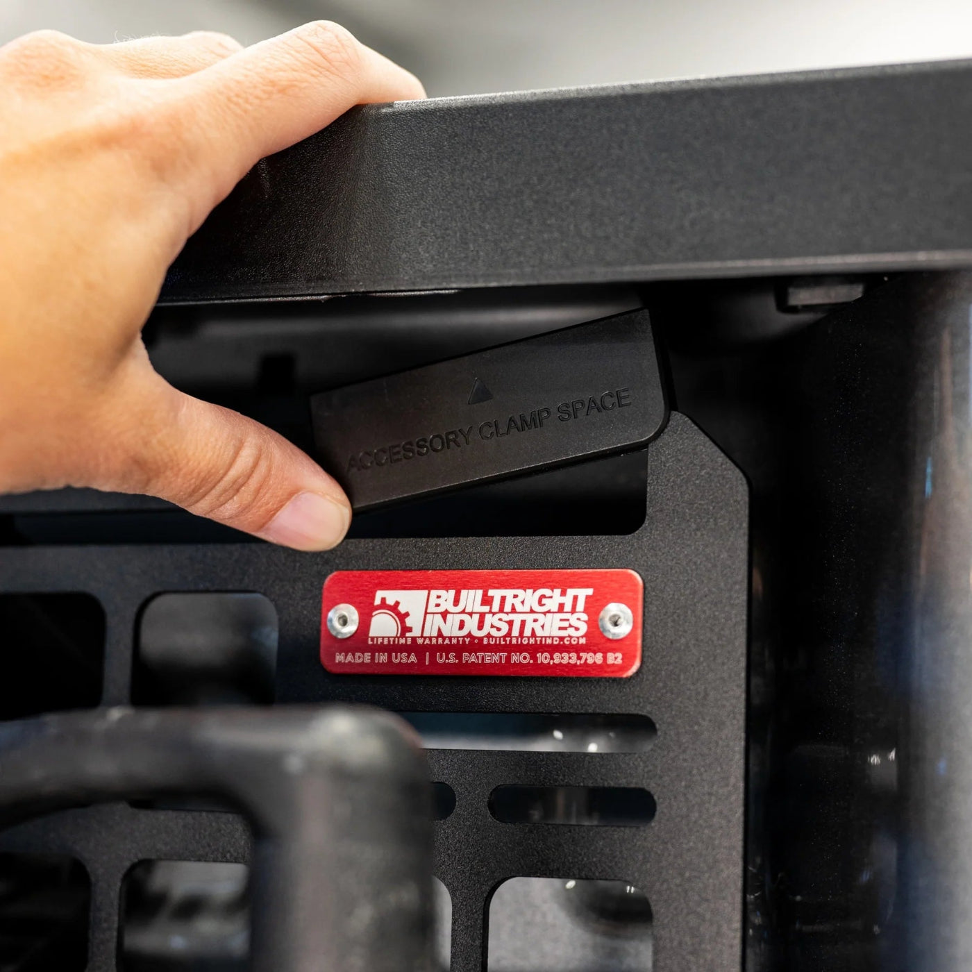 '23+ Colorado/Canyon Bedside Rack Molle Panel System Close-up Display