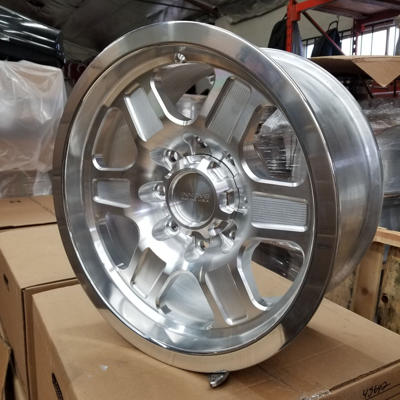 G400 Smooth Lip Wheel 18x9.0" 8 Lug Front View