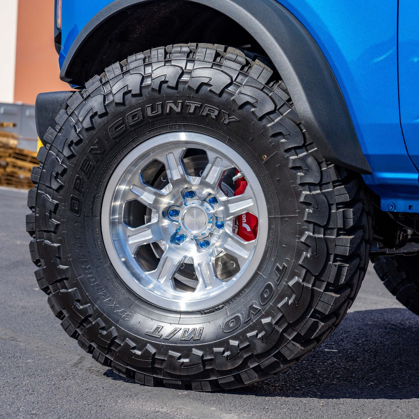 G500 Smooth Lip Wheel 17x8.5" 5 & 6 Lug Front View