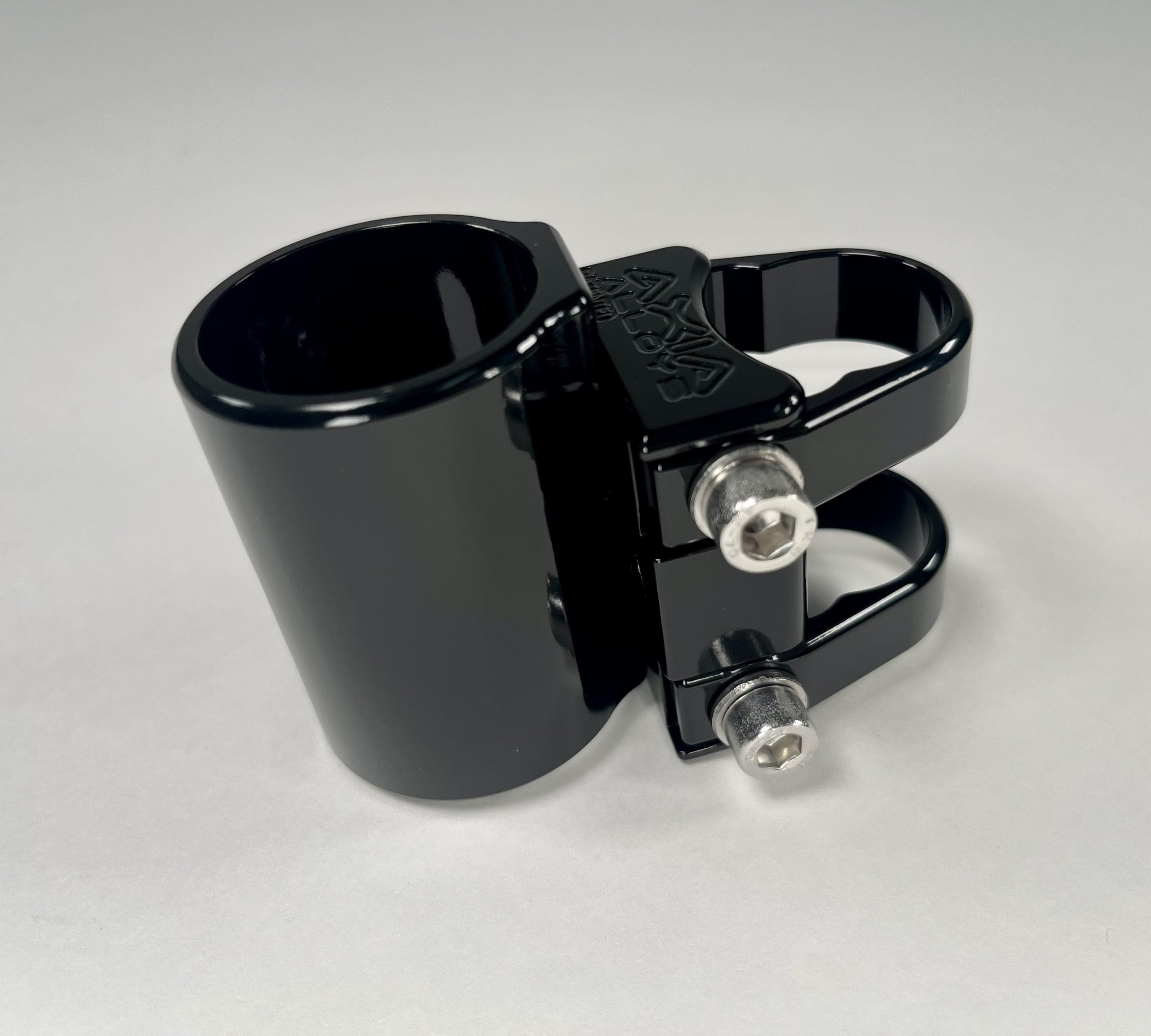 Starlink RV Ladder / Tubing Mount – Dishy