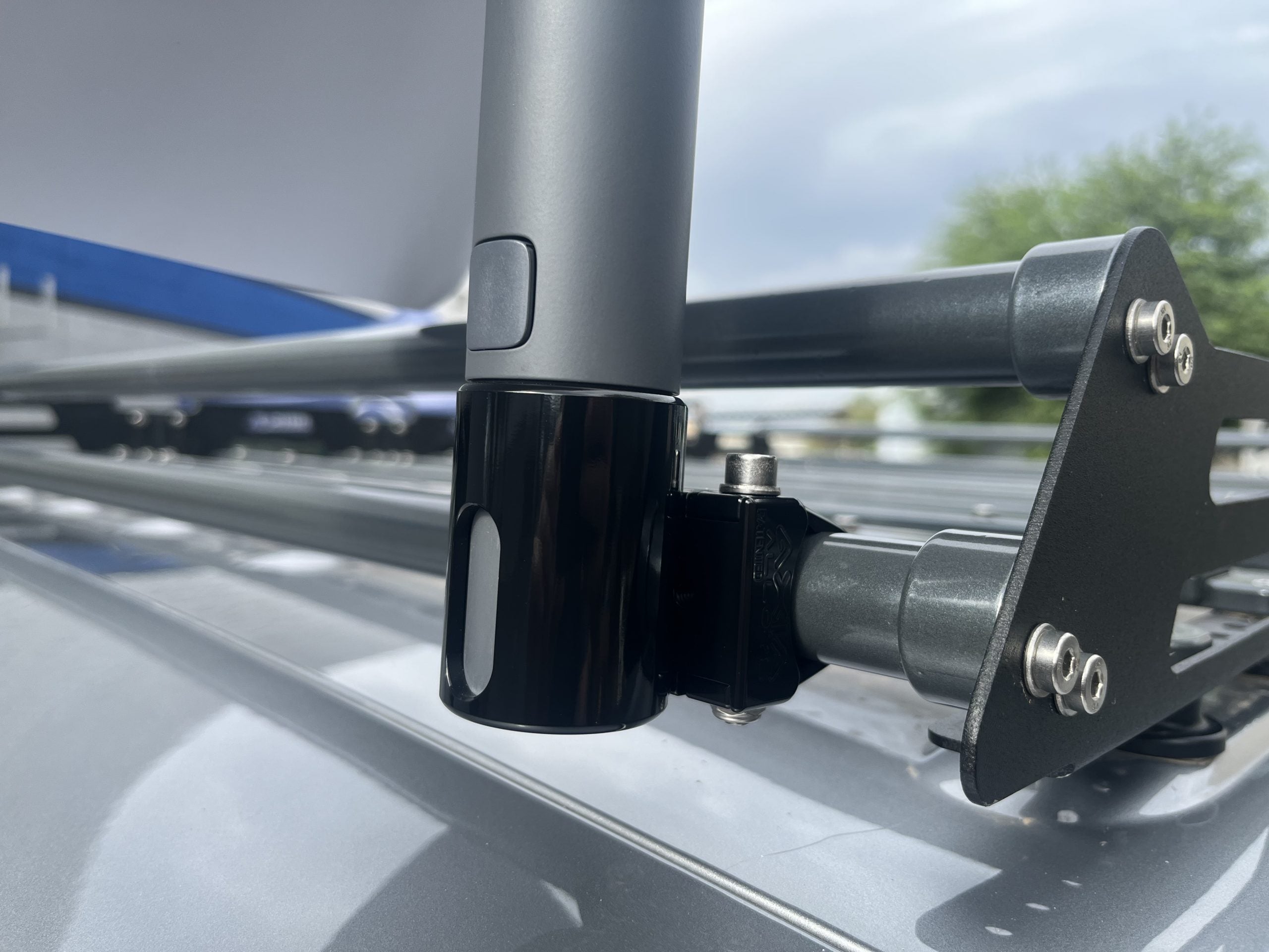 Starlink RV Ladder / Tubing Mount – Dishy