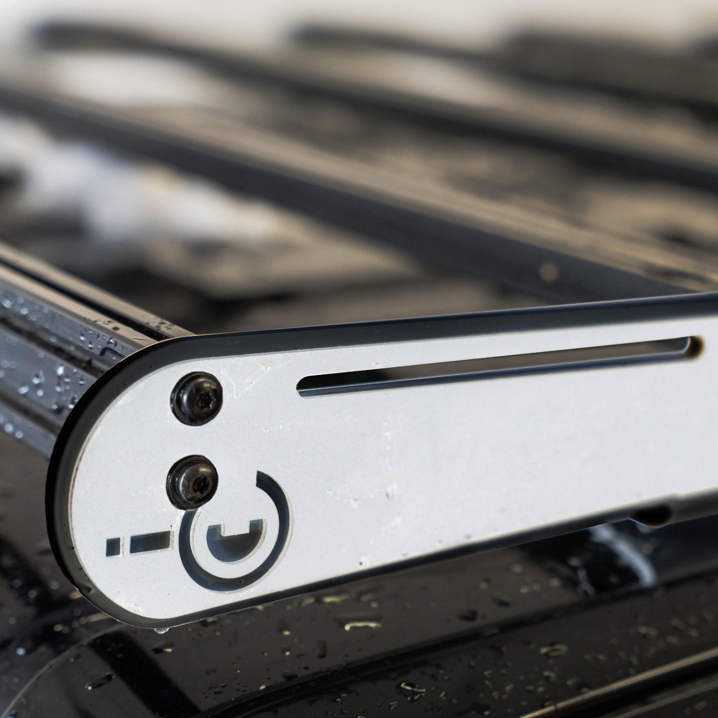 Prinsu Rack Shield Plate Front View