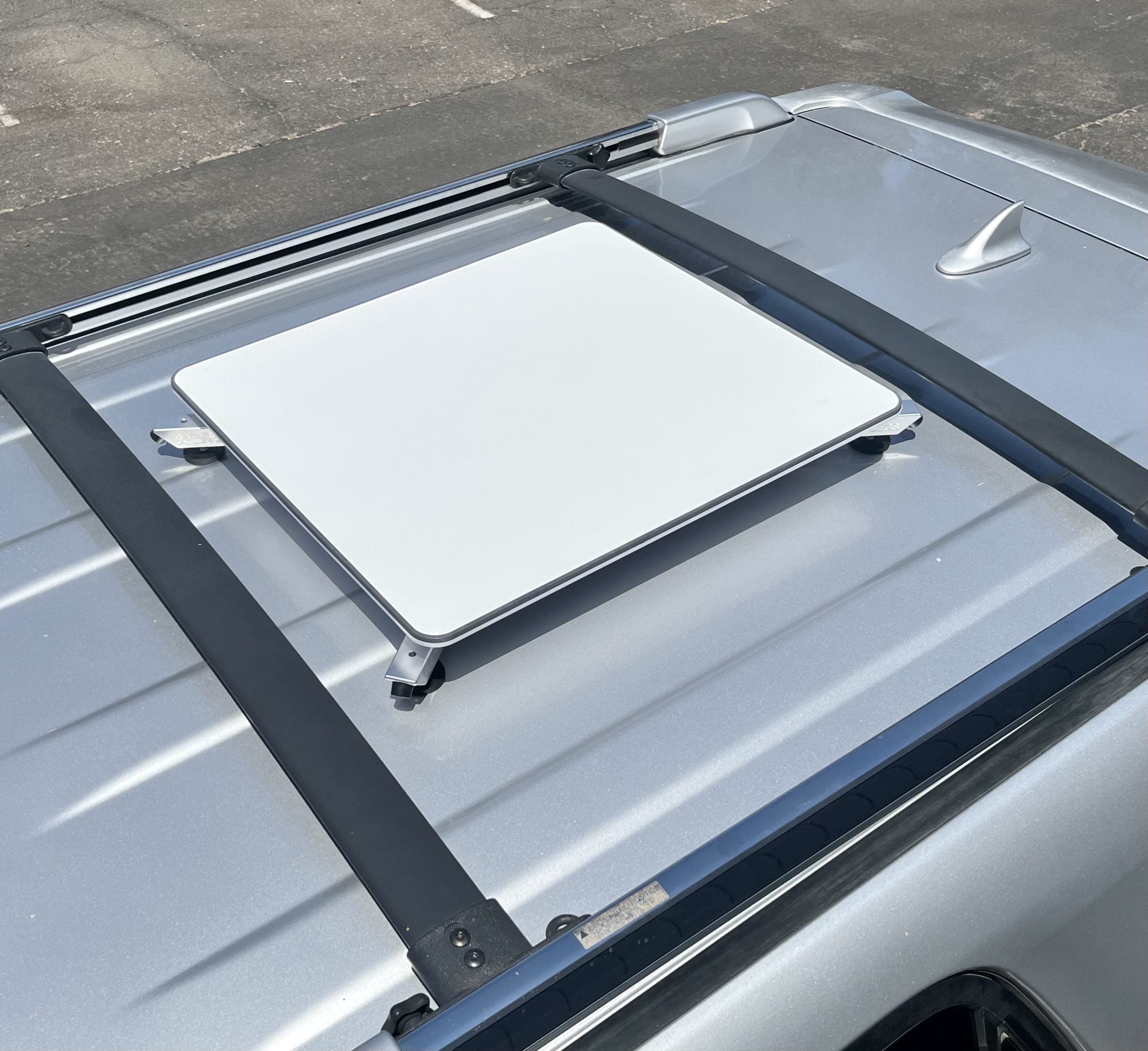 Vehicle Roof Mount Starlink Flat High Performance Dish – MAGNETIC STARLEGS