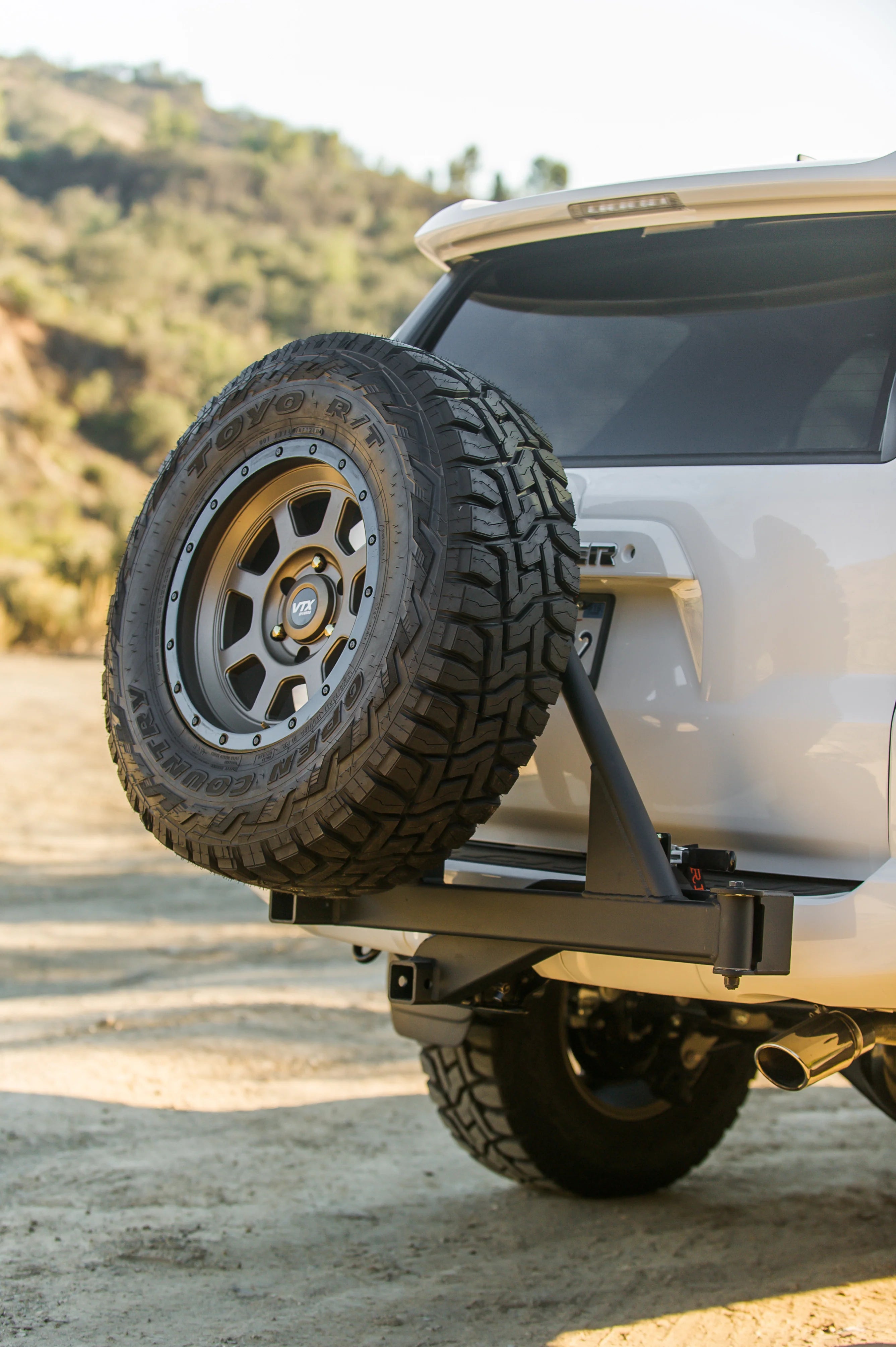 UltraSwing Short-Fit Spare Tire Hitch Mount | RiGd Supply Front View