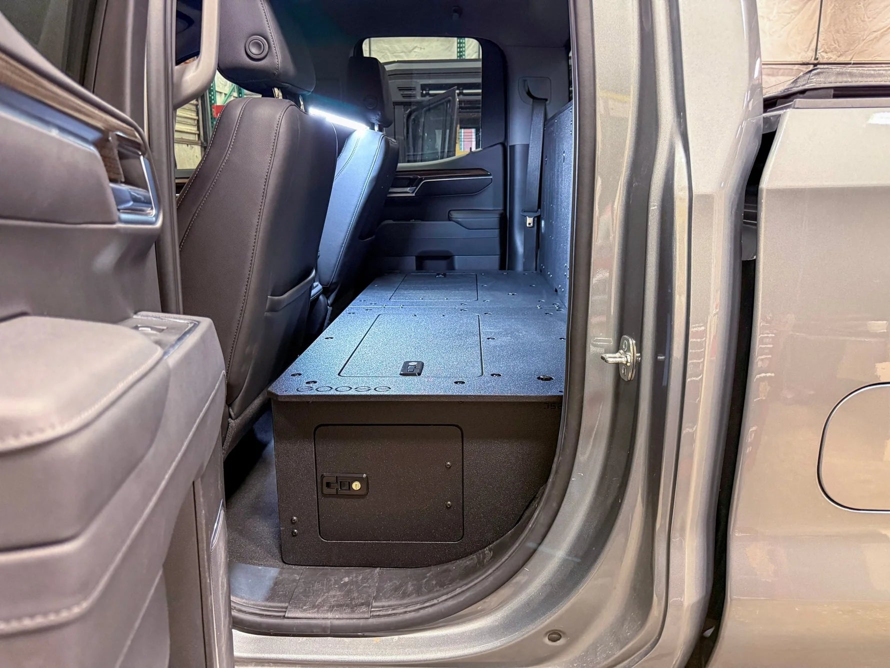 CHEVROLET - SILVERADO - 2019-PRESENT - 4TH GEN - DOUBLE CAB - EXPLORE SERIES - SECOND ROW DELETE PLATE SYSTEM - 100%