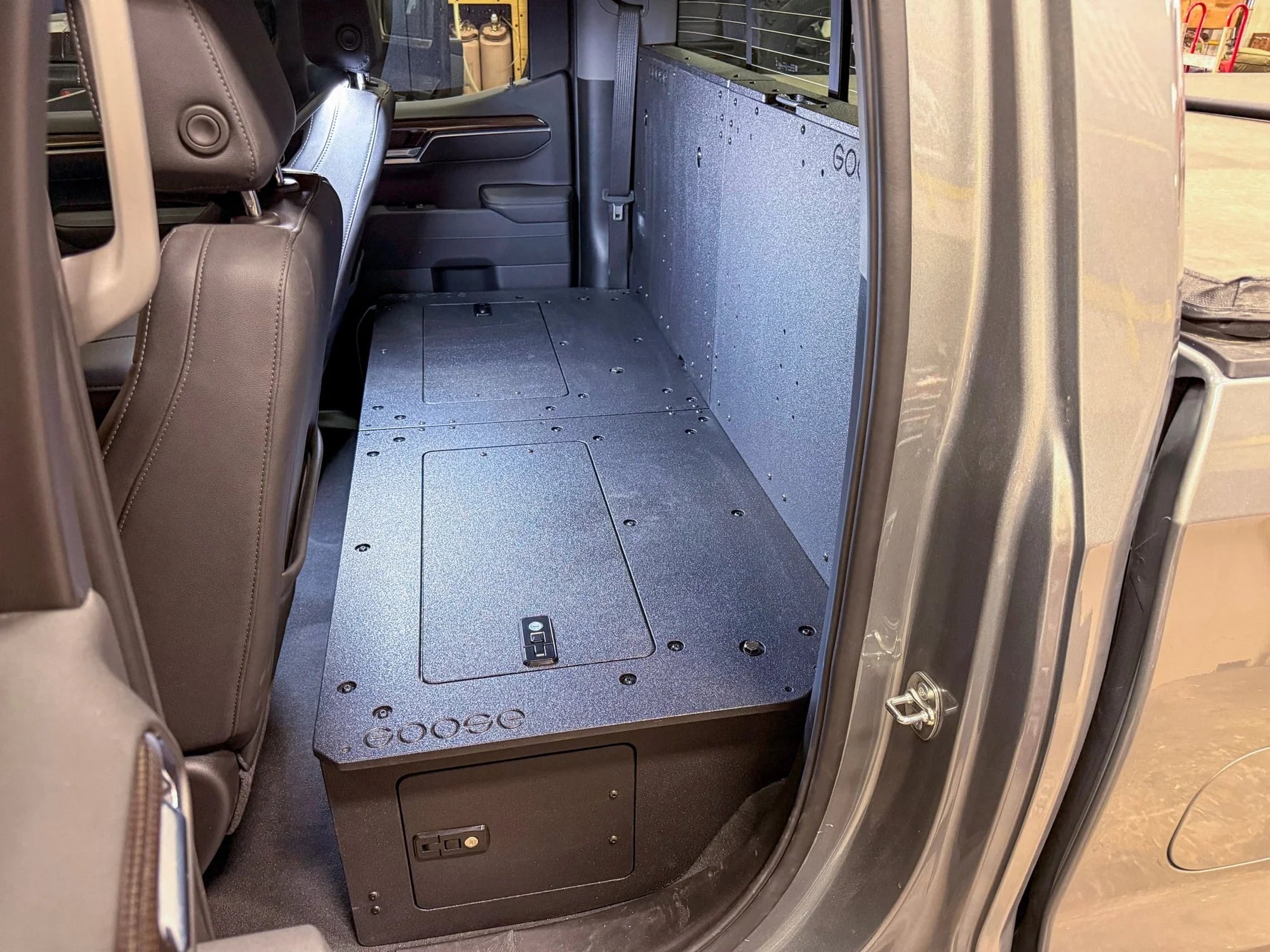 CHEVROLET - SILVERADO - 2019-PRESENT - 4TH GEN - DOUBLE CAB - EXPLORE SERIES - SECOND ROW DELETE PLATE SYSTEM - 100%